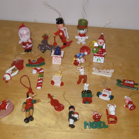 Vintage Handpainted Wood Christmas Tree Ornaments 23 Mini Lot German? Pinocchio - Picture 1 of 6